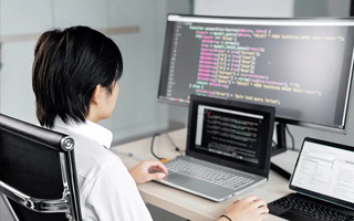 泉州 api php源码,下载的php源码怎么运行呢？